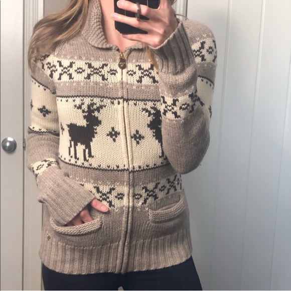 Aritzia Wool Sweater - Picture 2 of 9